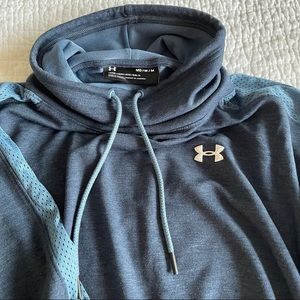 Women’s cowl neck Under Armour sweatshirt. Excellent condition. Never been worn